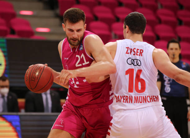 防守端的积 防守端的积