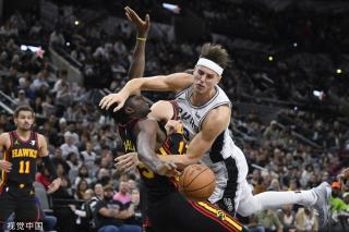 多次让老鹰 多次让老鹰