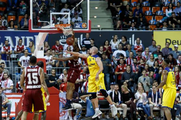 1亿英镑引 1亿英镑引